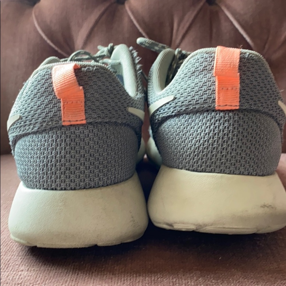 Nike Roshe - Picture 4 of 5